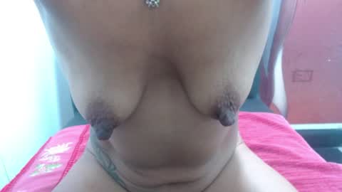 Snapshot of _thamaraa_ chatting on July 28, 3:21 pm Tamara online show from July 28, 3:21 pm