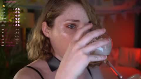 Evi online show from October 3, 7:44 pm