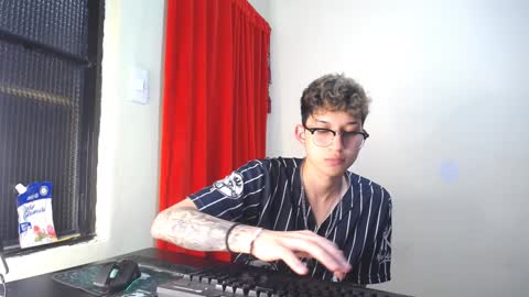 Thomas online show from February 4, 9:41 pm