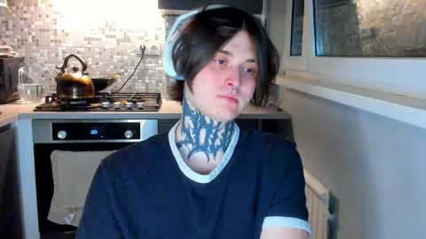 _torfin_ online show from April 27, 11:14 pm