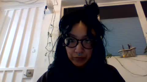 Snapshot of _tutti_frutti_ chatting on December 23, 7:06 am _tutti_frutti_ online show from December 23, 7:06 am