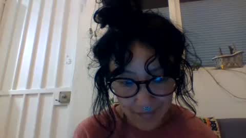 Snapshot of _tutti_frutti_ chatting on December 31, 8:59 am _tutti_frutti_ online show from December 31, 8:59 am