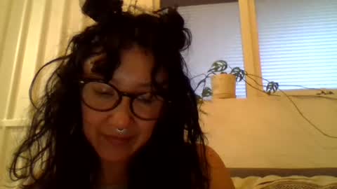 Snapshot of _tutti_frutti_ chatting on February 9, 12:28 am _tutti_frutti_ online show from February 9, 12:28 am