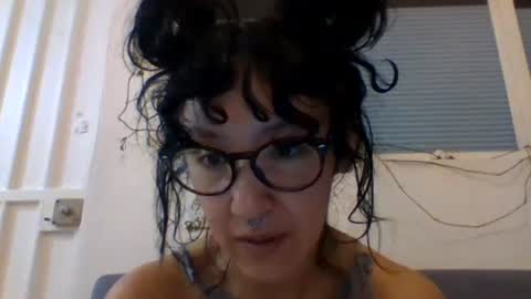 Snapshot of _tutti_frutti_ chatting on February 18, 4:48 am _tutti_frutti_ online show from February 18, 4:48 am