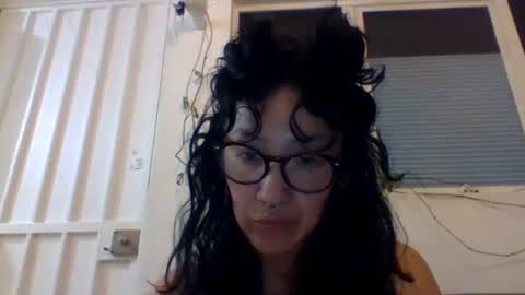Snapshot of _tutti_frutti_ chatting on February 21, 3:56 am _tutti_frutti_ online show from February 21, 3:56 am