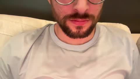 Snapshot of _ur_happy_meal chatting on December 30, 5:15 am DJ online show from December 30, 5:15 am