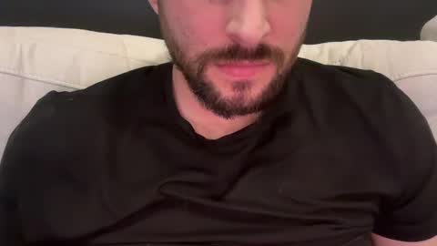 Snapshot of _ur_happy_meal chatting on December 31, 9:28 pm DJ online show from December 31, 9:28 pm