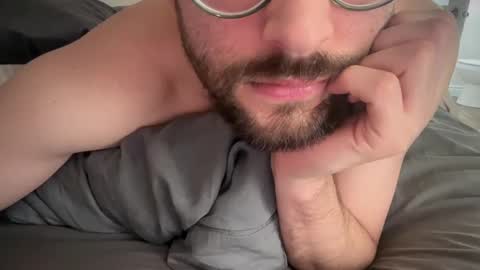 Snapshot of _ur_happy_meal chatting on February 23, 2:46 pm DJ online show from February 23, 2:46 pm