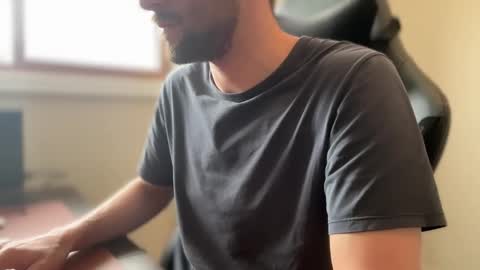 Snapshot of _ur_happy_meal chatting on March 30, 5:14 pm DJ online show from March 30, 5:14 pm