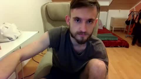 Snapshot of _v_l_a_d_ chatting on February 4, 5:10 am Vlad online show from February 4, 5:10 am