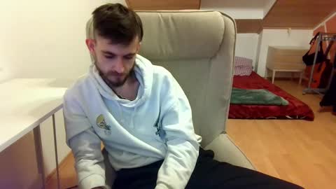 Snapshot of _v_l_a_d_ chatting on February 5, 3:34 am Vlad online show from February 5, 3:34 am