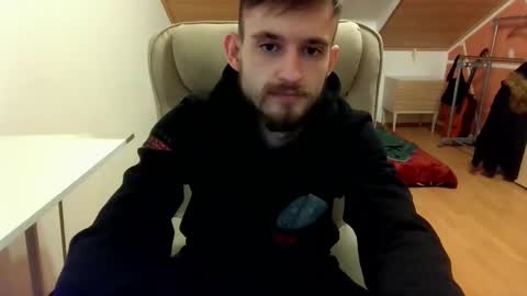 Snapshot of _v_l_a_d_ chatting on February 9, 11:04 pm Vlad online show from February 9, 11:04 pm