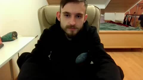 Snapshot of _v_l_a_d_ chatting on February 12, 10:59 pm Vlad online show from February 12, 10:59 pm