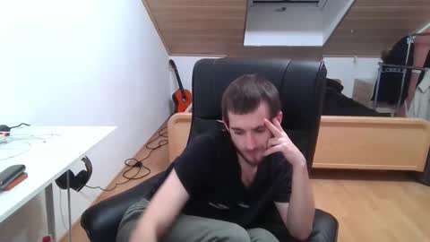 Snapshot of _v_l_a_d_ chatting on October 24, 9:00 pm Vlad online show from October 24, 9:00 pm