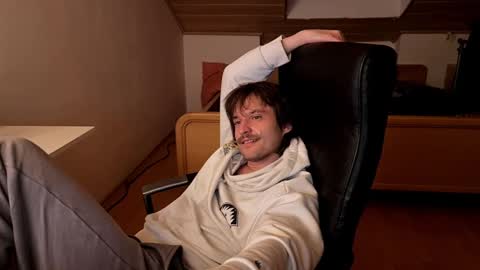 Snapshot of _v_l_a_d_ chatting on April 18, 7:58 pm Vlad online show from April 18, 7:58 pm