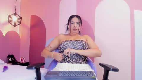 Snapshot of _valeryboobs_ chatting on March 19, 1:15 pm _valeryboobs_ online show from March 19, 1:15 pm