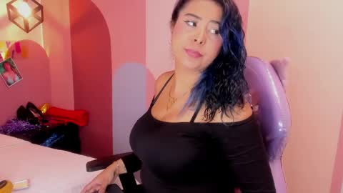 Snapshot of _valeryboobs_ chatting on April 13, 1:05 pm _valeryboobs_ online show from April 13, 1:05 pm
