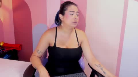 Snapshot of _valeryboobs_ chatting on April 15, 12:23 pm _valeryboobs_ online show from April 15, 12:23 pm