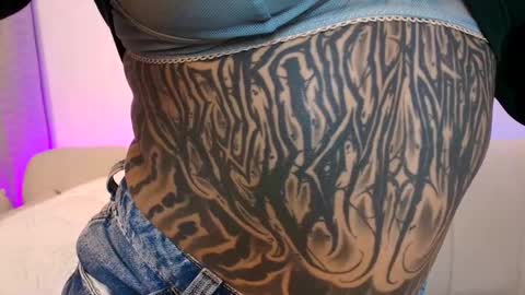 Snapshot of _velka_ chatting on November 3, 4:03 am _velka_ online show from November 3, 4:03 am