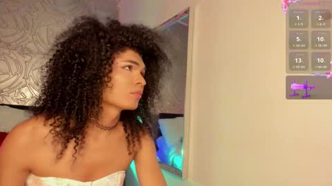 Snapshot of _vennuss_ chatting on October 5, 3:05 am Venus online show from October 5, 3:05 am