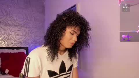 Snapshot of _vennuss_ chatting on October 23, 4:23 am Venus online show from October 23, 4:23 am