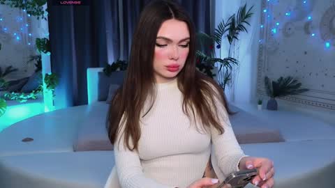 Vickie online show from December 19, 9:17 pm