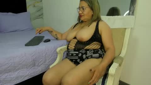 _vickysweet online show from October 14, 9:48 pm