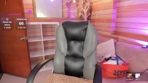 Snapshot of _victoria_collins chatting on June 27, 10:20 am Sol online show from June 27, 10:20 am
