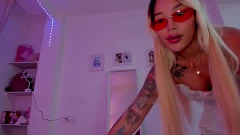   online show from November 28, 8:44 pm