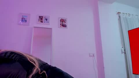   online show from December 5, 7:21 pm