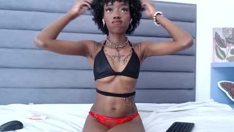 Snapshot of _violet_moon1 chatting on March 1, 9:59 pm _violet_moon1 online show from March 1, 9:59 pm