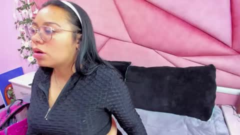 Snapshot of _violeta_18 chatting on September 15, 3:28 am _violeta_18 online show from September 15, 3:28 am