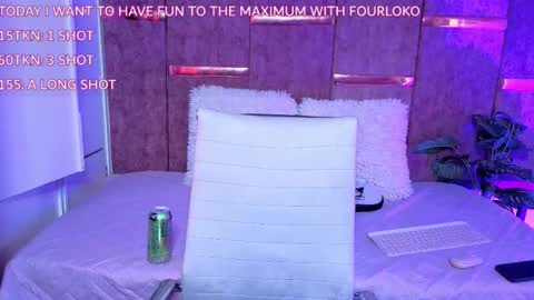 Snapshot of _viollettenoir_ chatting on November 11, 7:58 pm online show from November 11, 7:58 pm