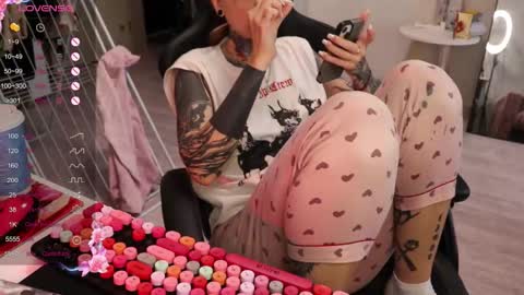 Alis online show from October 19, 8:04 am