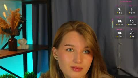 _watchmesmile_ online show from May 6, 5:03 am