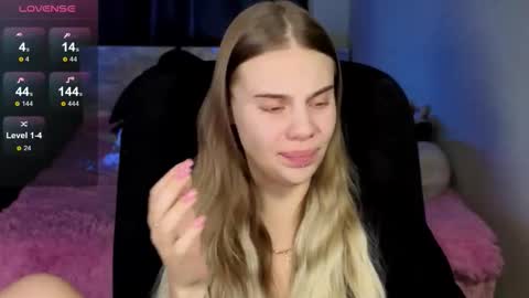 Snapshot of _wednesday_addams_ chatting on October 21, 12:28 pm Vera online show from October 21, 12:28 pm