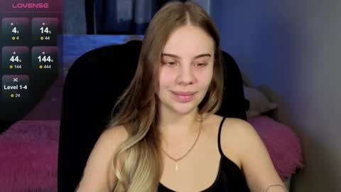 Snapshot of _wednesday_addams_ chatting on October 24, 8:22 am Vera online show from October 24, 8:22 am