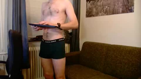 _whoisthatguy_ online show from October 31, 6:42 pm