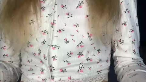 Snapshot of _wide_eyed_ chatting on January 6, 7:17 pm _wide_eyed_ online show from January 6, 7:17 pm