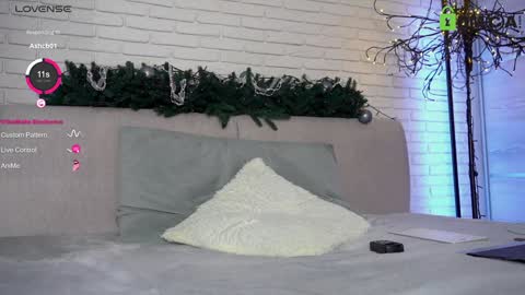 Lily online show from December 23, 3:50 am