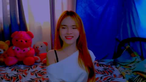 _xxlilly online show from May 19, 6:31 am