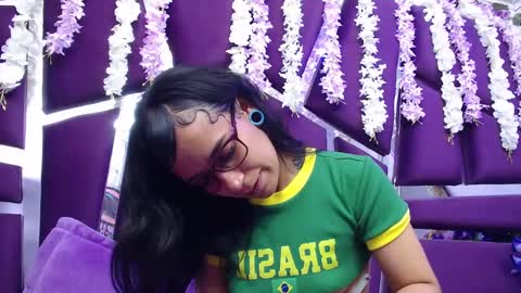 yeeeen online show from March 5, 9:27 am