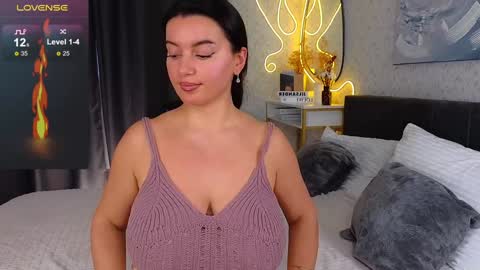 Jasmine online show from December 6, 11:22 am