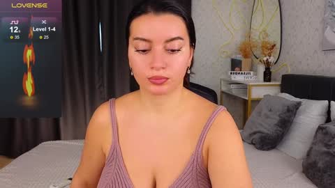 Jasmine online show from December 8, 8:09 am