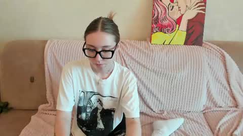 Snapshot of _yourhotangel_ chatting on June 26, 6:29 am Eva online show from June 26, 6:29 am