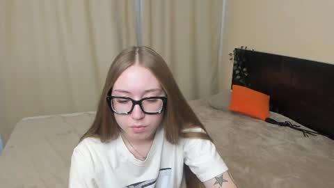 Snapshot of _yourhotangel_ chatting on July 25, 6:22 am Eva online show from July 25, 6:22 am