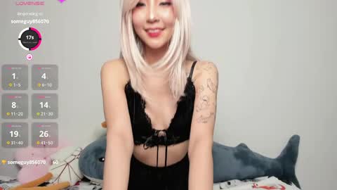 Mia online show from May 20, 10:27 pm