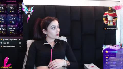 Yuyi online show from December 19, 5:40 pm