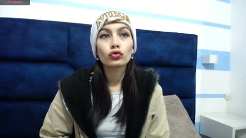 Yuyi online show from December 26, 11:10 am