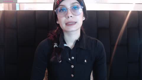 Yuyi online show from January 4, 11:11 am